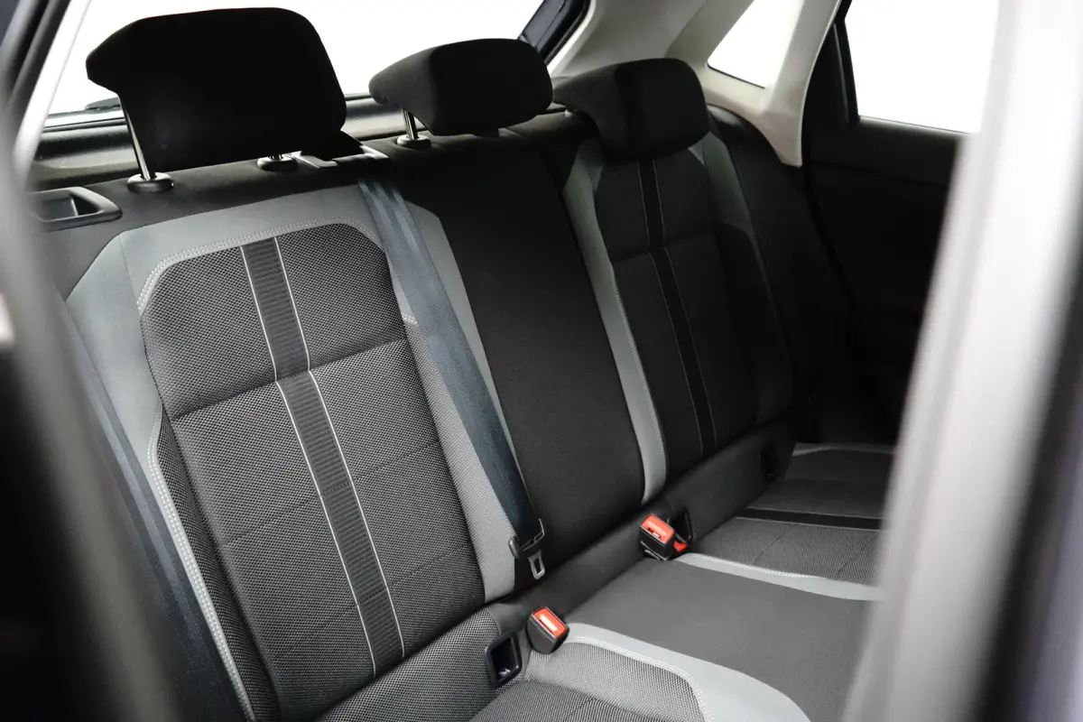 1.0 TSI Life Edition l Matrix LED l Dodehoek Assistent l Elektr. Inklap. Spiegels l Parkeersensoren l Groot Digital Dash l