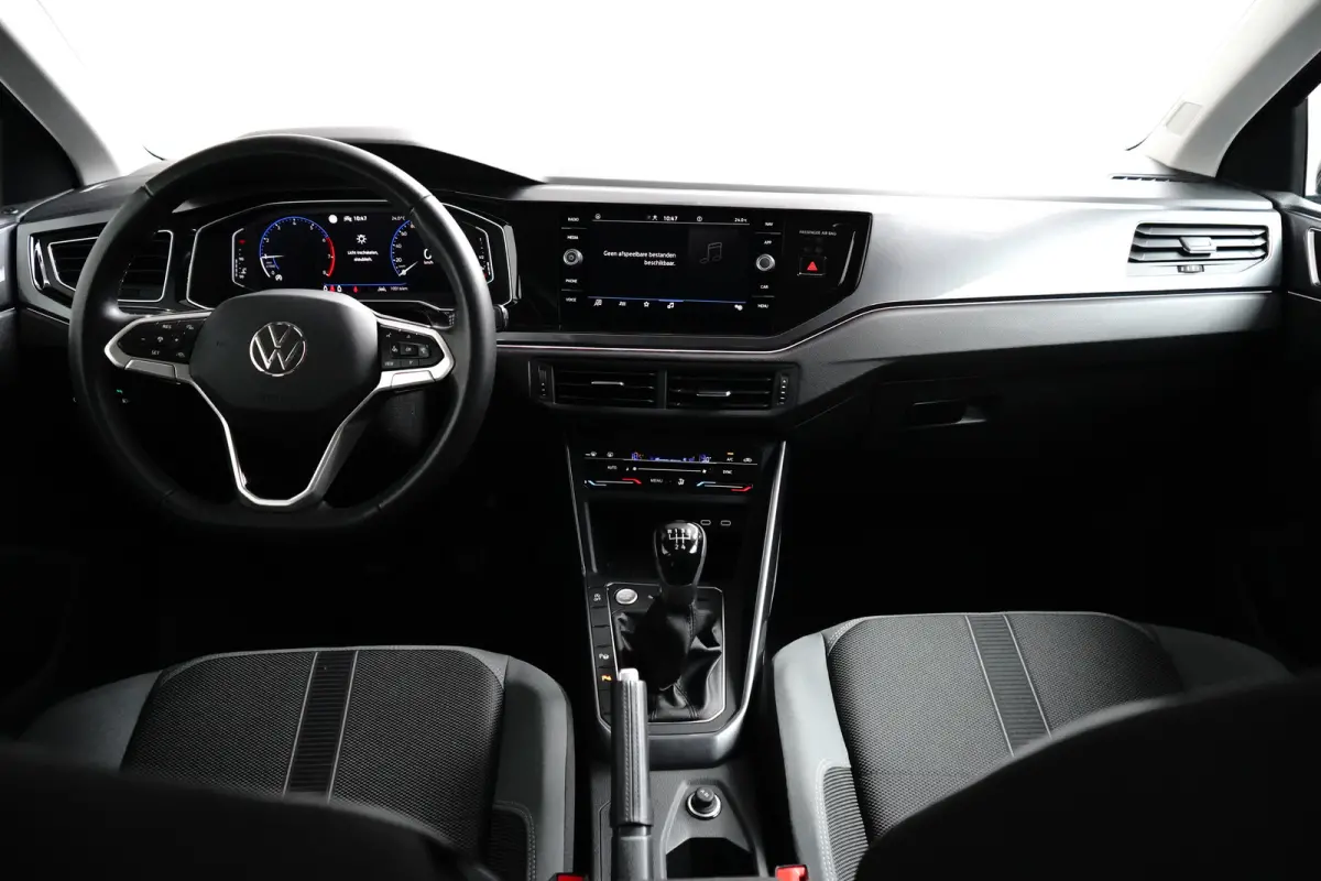 1.0 TSI Life Edition l Matrix LED l Dodehoek Assistent l Elektr. Inklap. Spiegels l Parkeersensoren l Groot Digital Dash l