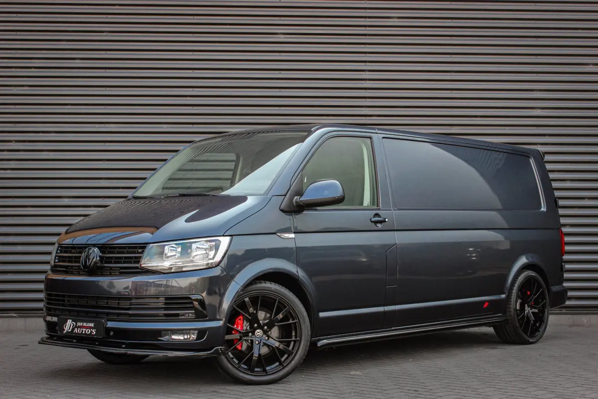 2.0 TDI L2H1 150PK JB-EDITION / PDC / VERLAGINGSVEREN / LEDEREN BEKLEDING / FULL / APPLE CARPLAY /NAVIGATIE