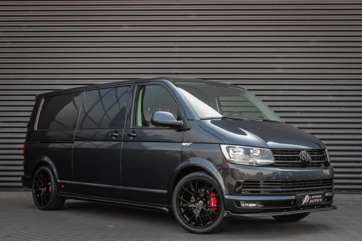 2.0 TDI L2H1 150PK JB-EDITION / PDC / VERLAGINGSVEREN / LEDEREN BEKLEDING / FULL / APPLE CARPLAY /NAVIGATIE