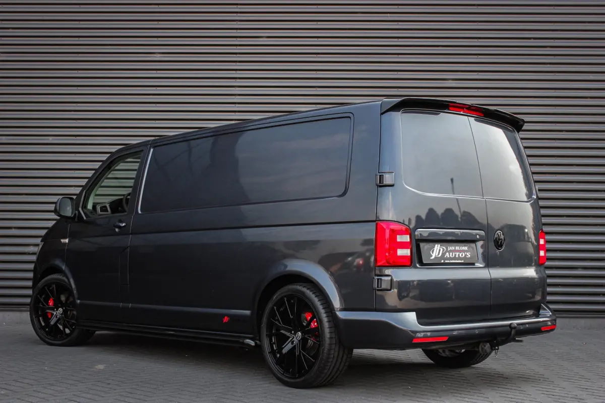 2.0 TDI L2H1 150PK JB-EDITION / PDC / VERLAGINGSVEREN / LEDEREN BEKLEDING / FULL / APPLE CARPLAY /NAVIGATIE