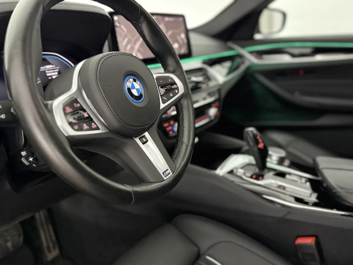 520e Business Edition Plus M-Sport | Pano | Virtual | HuD | BMW Laser | 360° | Memory | Sfeer | Carplay
