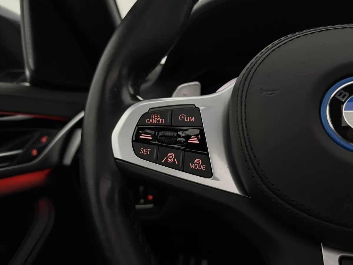 520e Business Edition Plus M-Sport | Pano | Virtual | HuD | BMW Laser | 360° | Memory | Sfeer | Carplay
