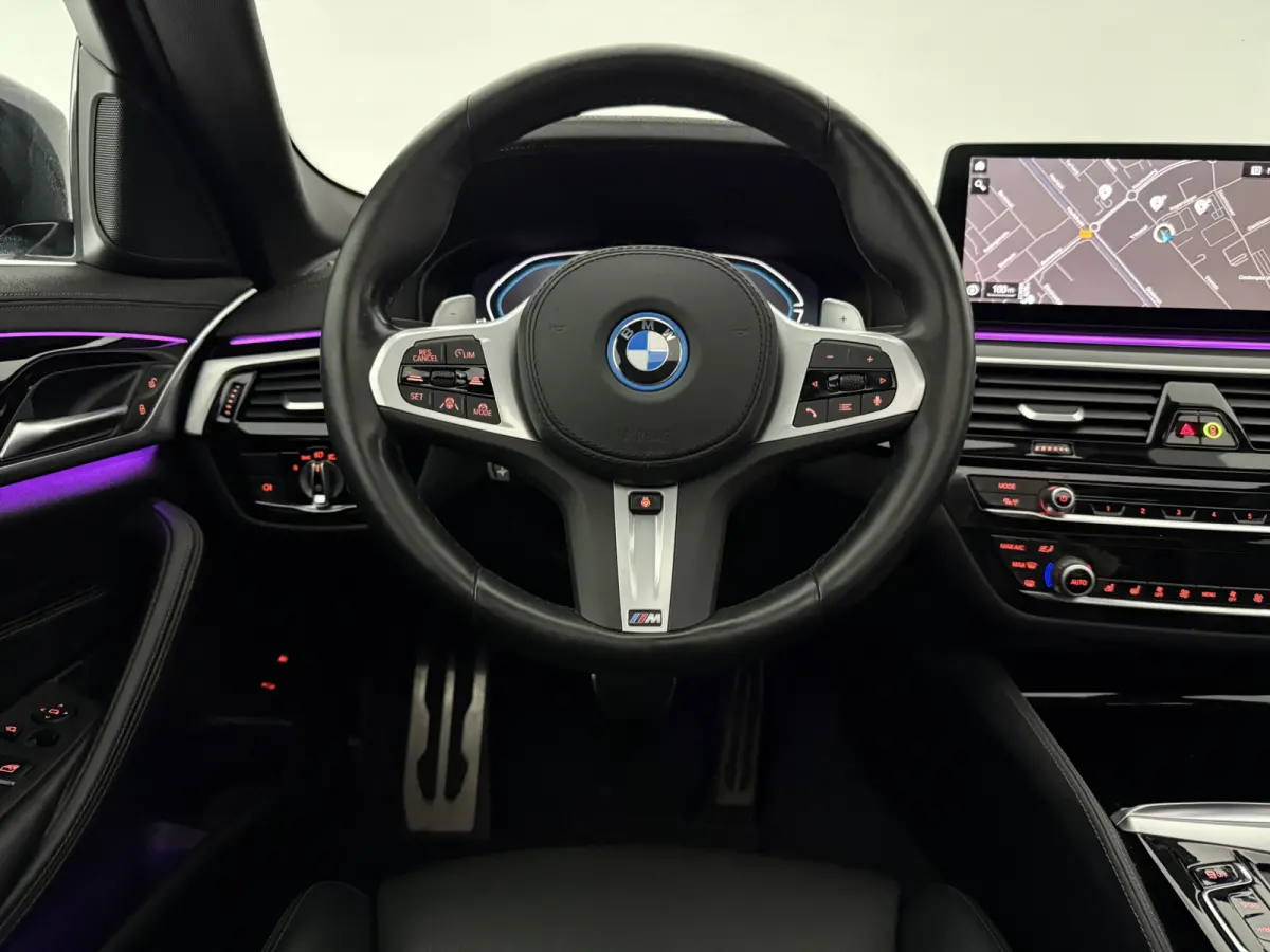 520e Business Edition Plus M-Sport | Pano | Virtual | HuD | BMW Laser | 360° | Memory | Sfeer | Carplay