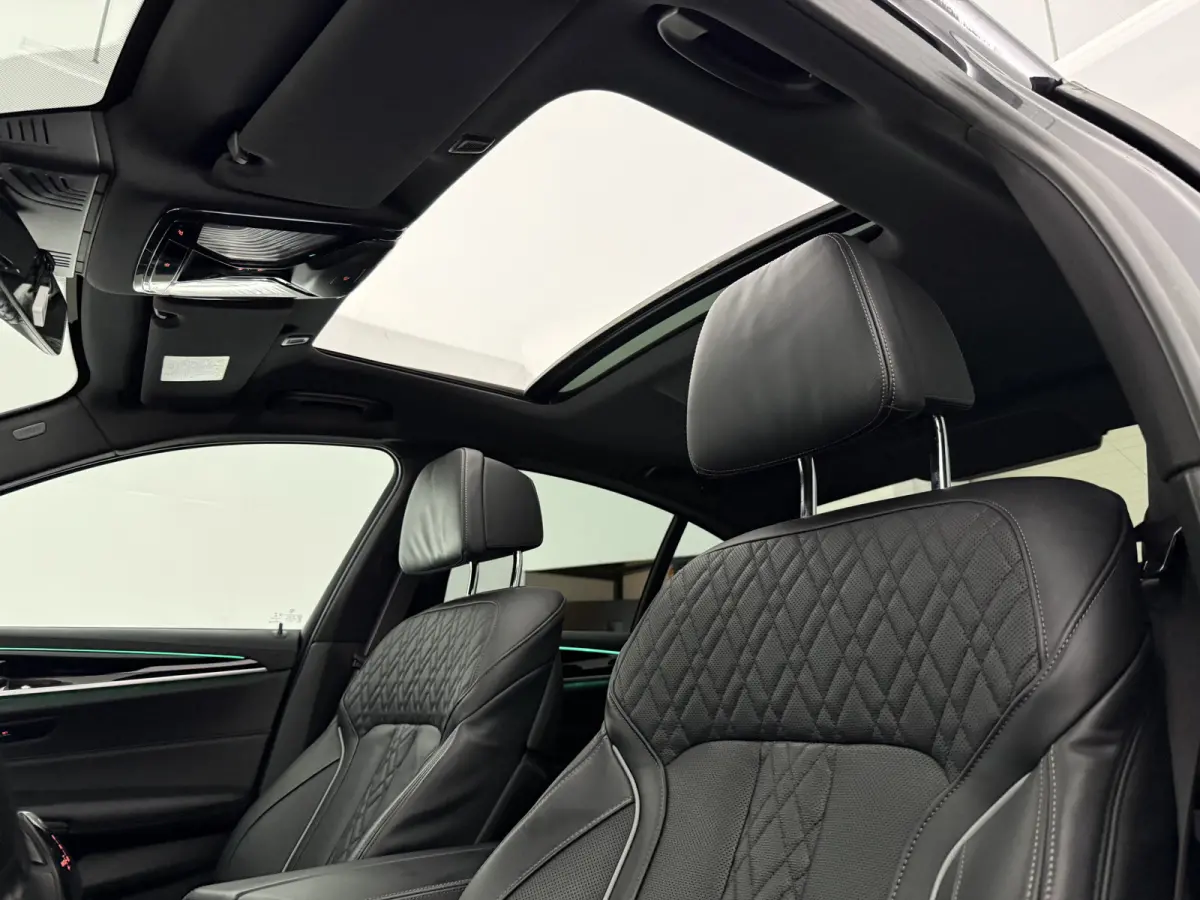 520e Business Edition Plus M-Sport | Pano | Virtual | HuD | BMW Laser | 360° | Memory | Sfeer | Carplay