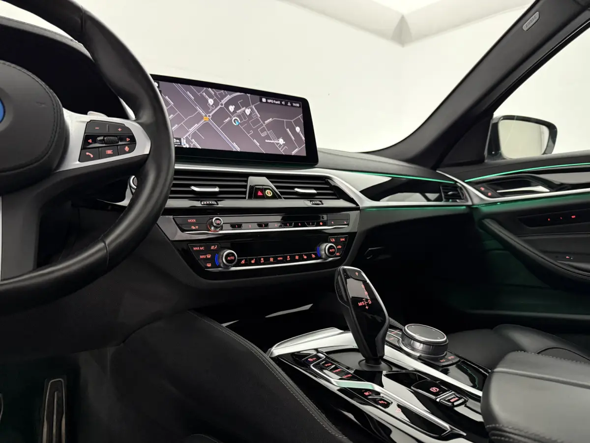 520e Business Edition Plus M-Sport | Pano | Virtual | HuD | BMW Laser | 360° | Memory | Sfeer | Carplay