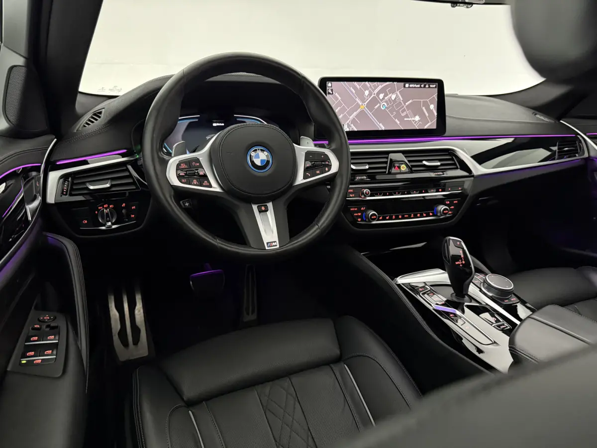520e Business Edition Plus M-Sport | Pano | Virtual | HuD | BMW Laser | 360° | Memory | Sfeer | Carplay