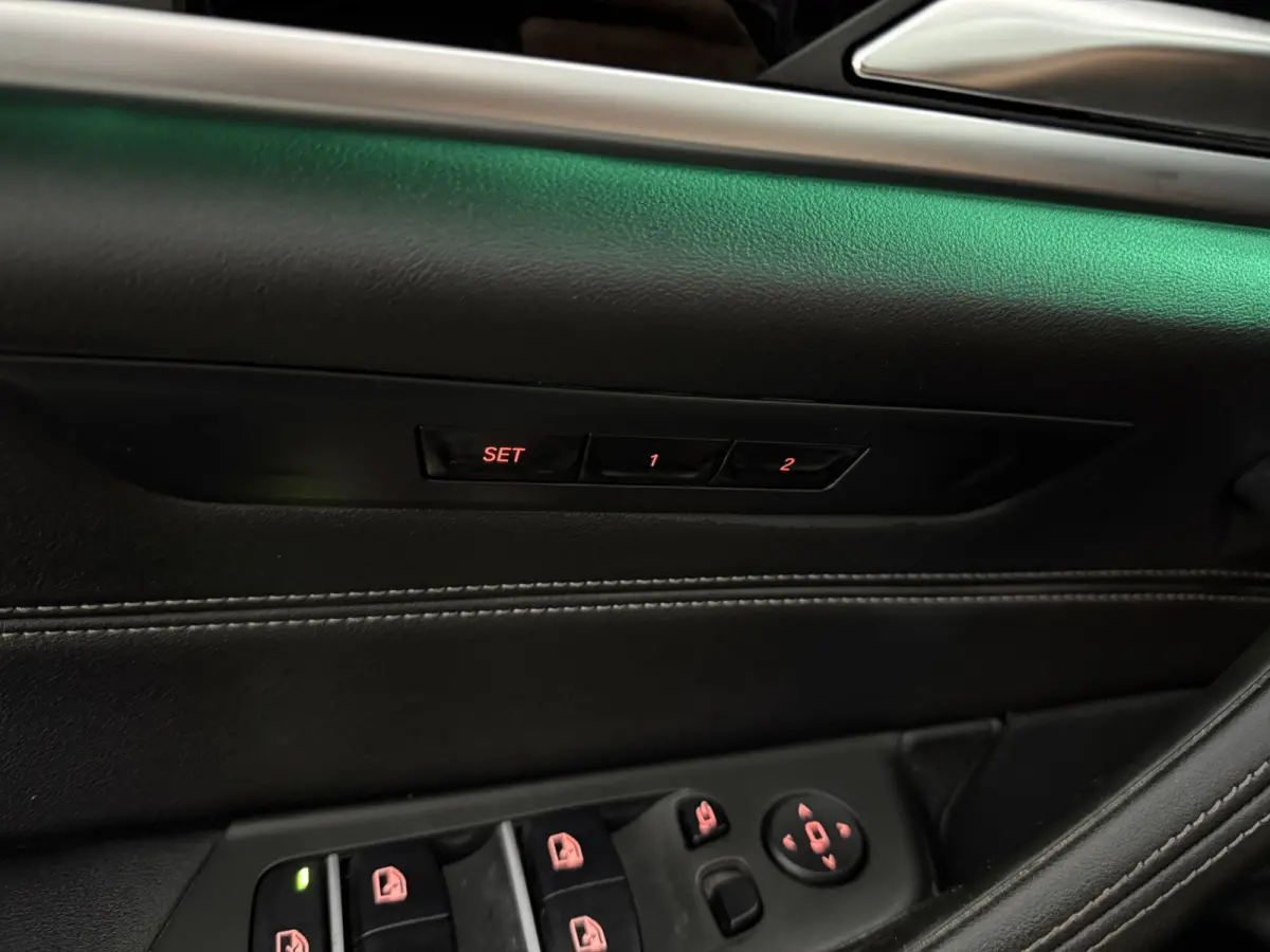 520e Business Edition Plus M-Sport | Pano | Virtual | HuD | BMW Laser | 360° | Memory | Sfeer | Carplay