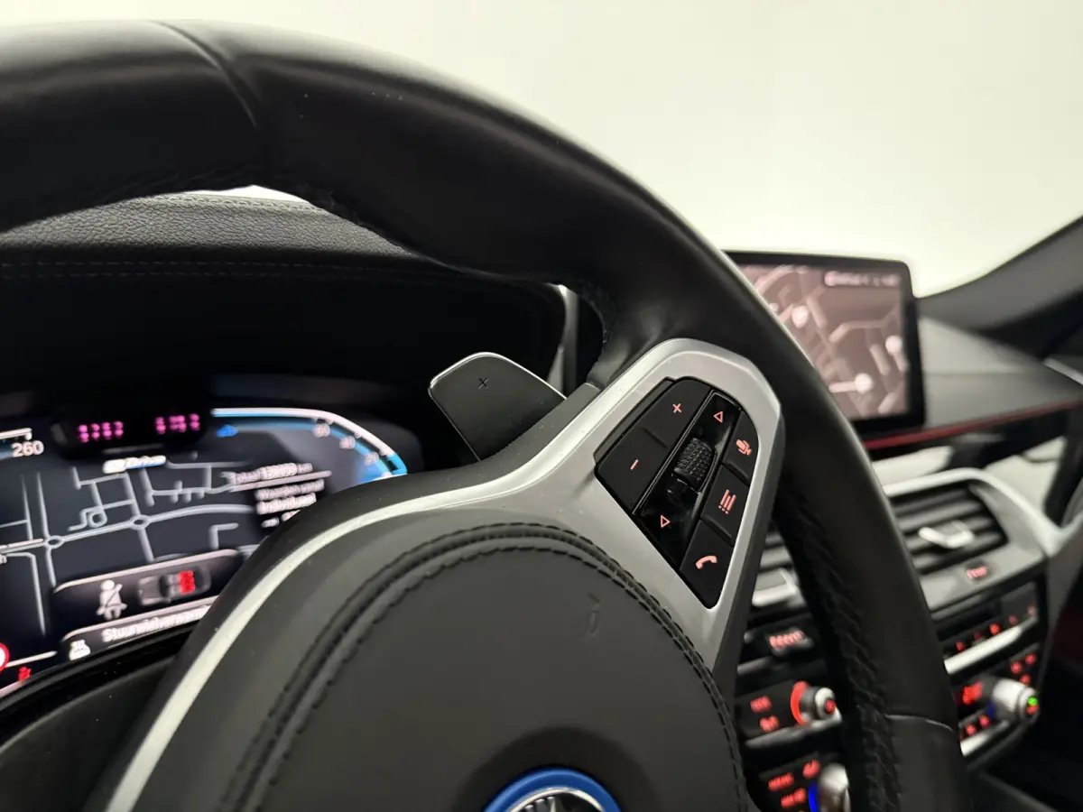 520e Business Edition Plus M-Sport | Pano | Virtual | HuD | BMW Laser | 360° | Memory | Sfeer | Carplay