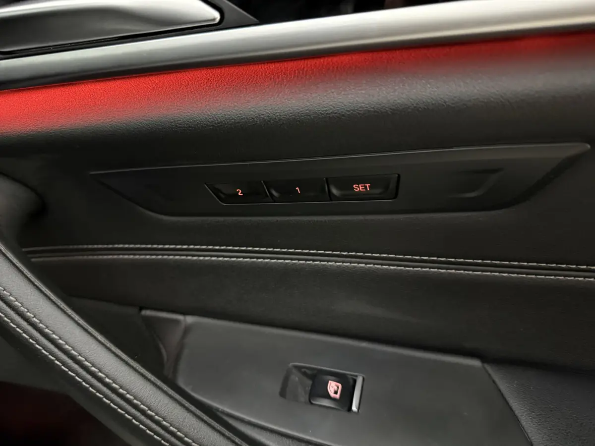 520e Business Edition Plus M-Sport | Pano | Virtual | HuD | BMW Laser | 360° | Memory | Sfeer | Carplay