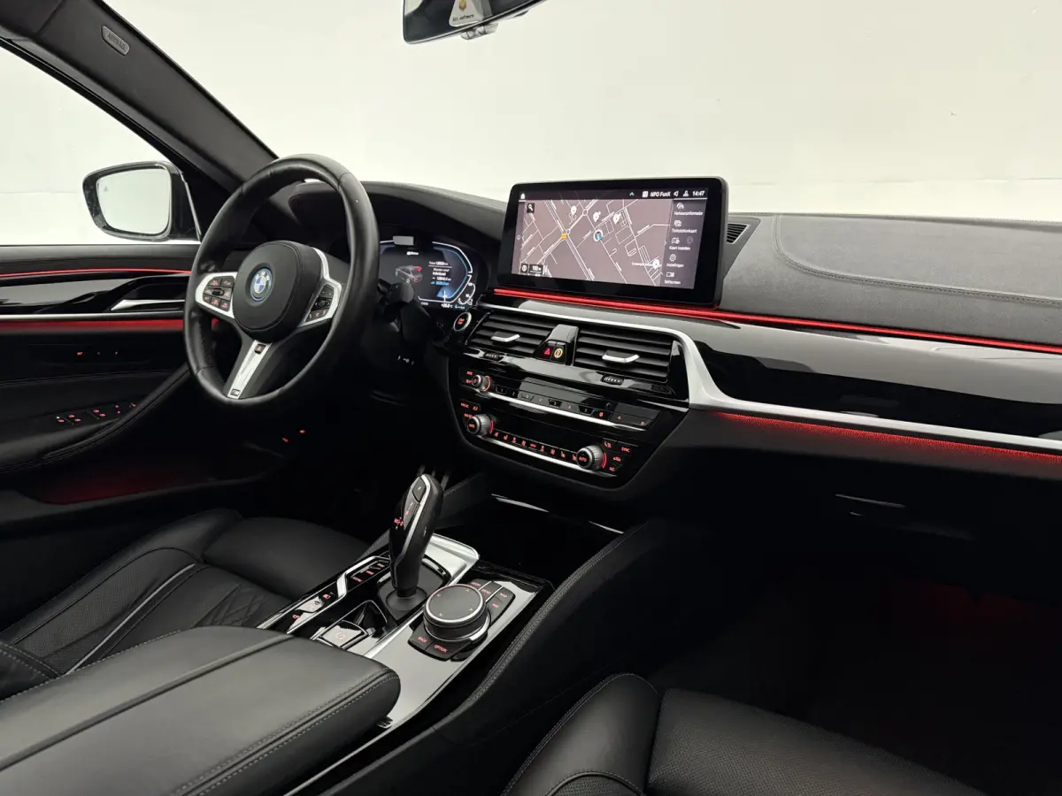 520e Business Edition Plus M-Sport | Pano | Virtual | HuD | BMW Laser | 360° | Memory | Sfeer | Carplay