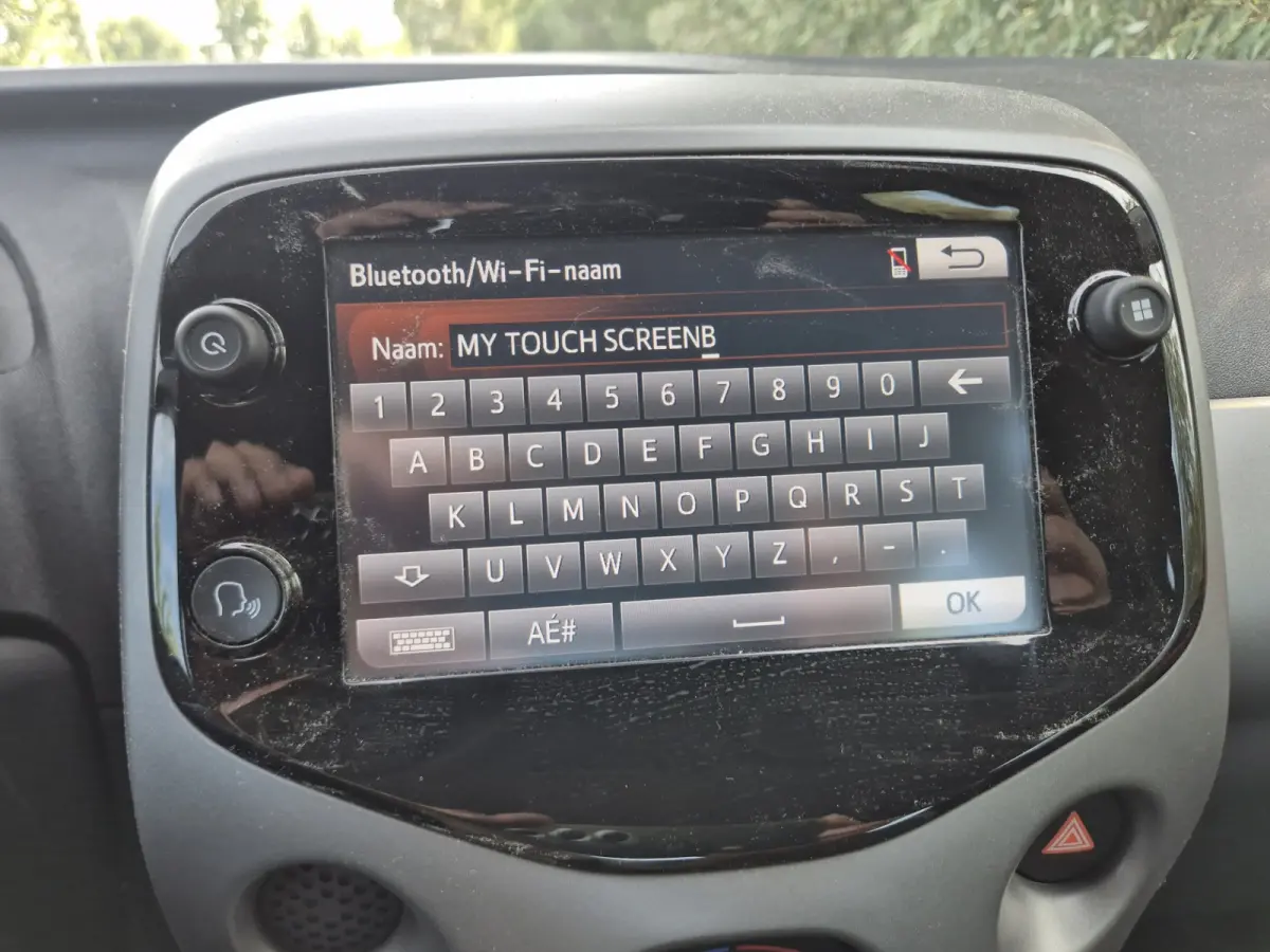 1.0 VVT-i x-play Achteruitrij camera.
