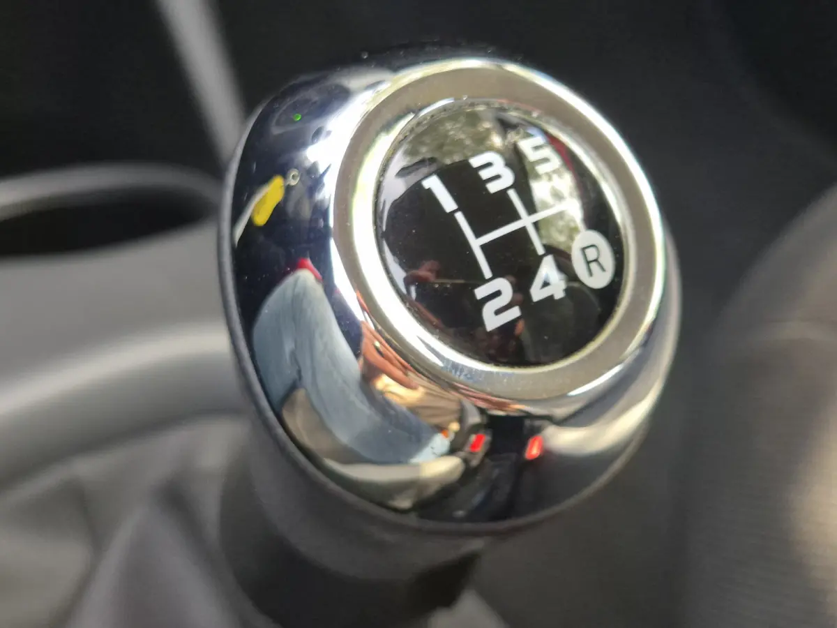 1.0 VVT-i x-play Achteruitrij camera.