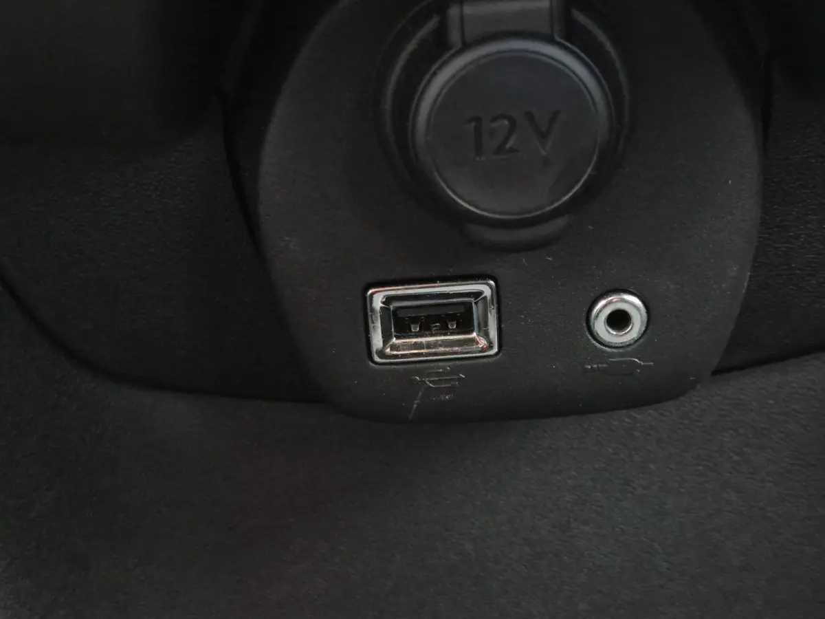 1.0 VVT-i x-play Achteruitrij camera.