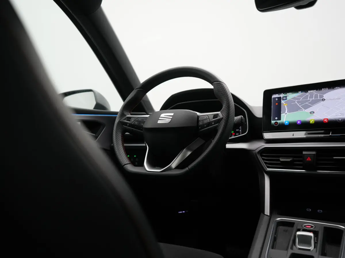 1.4 TSI eHybrid FR PHEV 204pk Dealer O.H. | Adaptive Cruise | Camera | Alcantara Sportstoelen Memory & Verwarmd | Matrix LED | Adaptive Onderstel | Stuur Verwarmd | Sfeerverlichting | Apple 