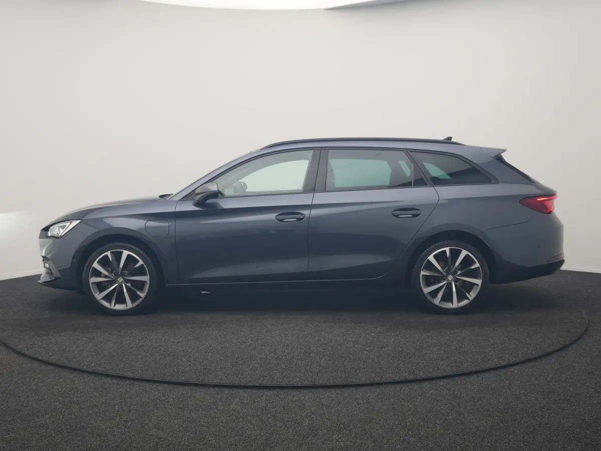 1.4 TSI eHybrid FR PHEV 204pk Dealer O.H. | Adaptive Cruise | Camera | Alcantara Sportstoelen Memory & Verwarmd | Matrix LED | Adaptive Onderstel | Stuur Verwarmd | Sfeerverlichting | Apple 