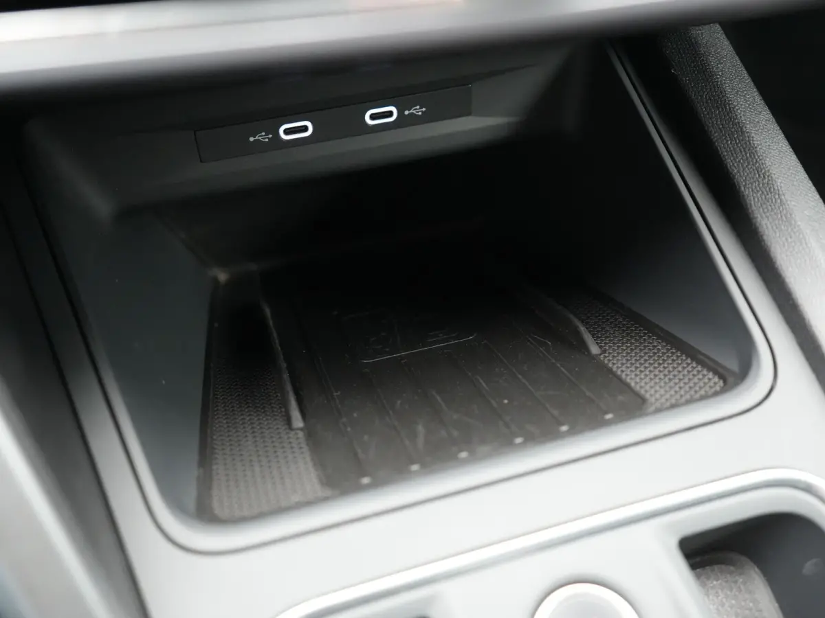 1.4 TSI eHybrid FR PHEV 204pk Dealer O.H. | Adaptive Cruise | Camera | Alcantara Sportstoelen Memory & Verwarmd | Matrix LED | Adaptive Onderstel | Stuur Verwarmd | Sfeerverlichting | Apple 