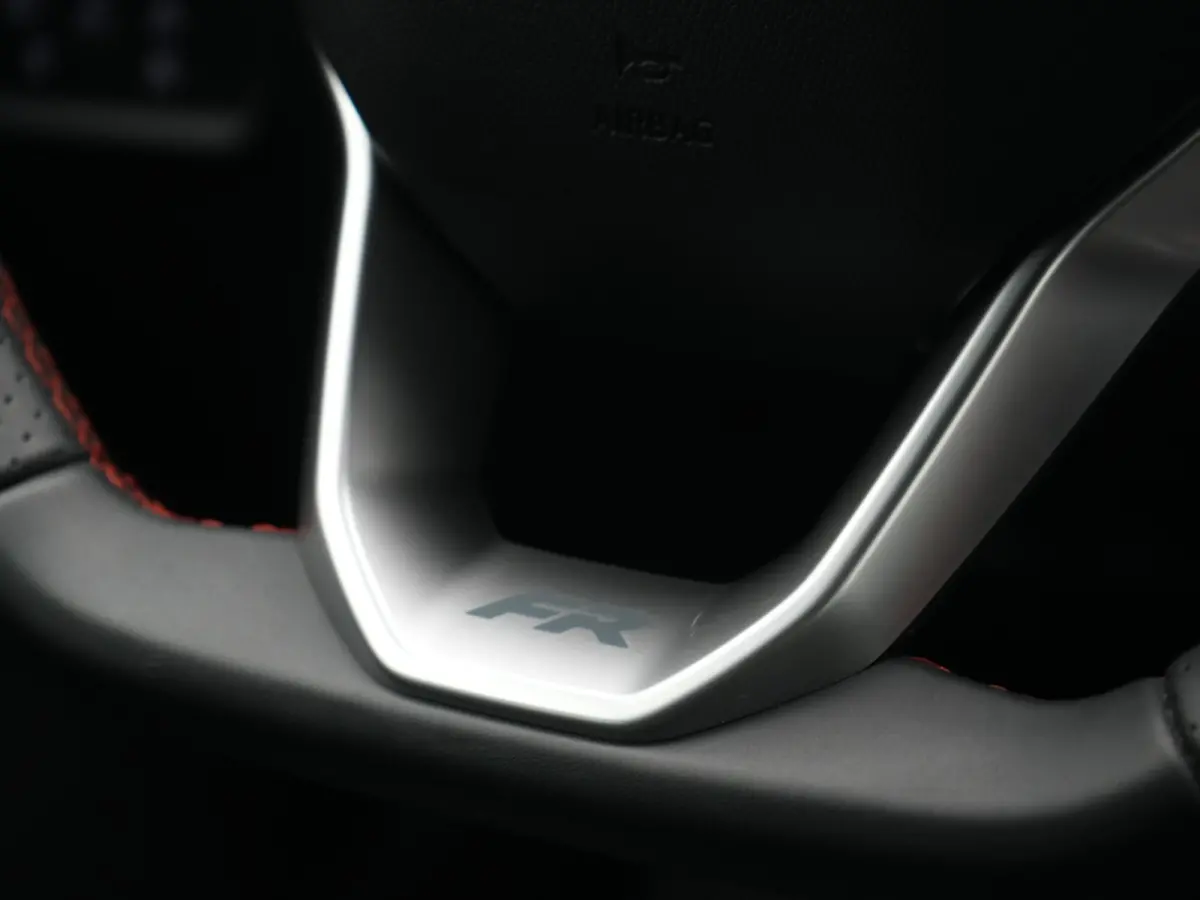 1.4 TSI eHybrid FR PHEV 204pk Dealer O.H. | Adaptive Cruise | Camera | Alcantara Sportstoelen Memory & Verwarmd | Matrix LED | Adaptive Onderstel | Stuur Verwarmd | Sfeerverlichting | Apple 
