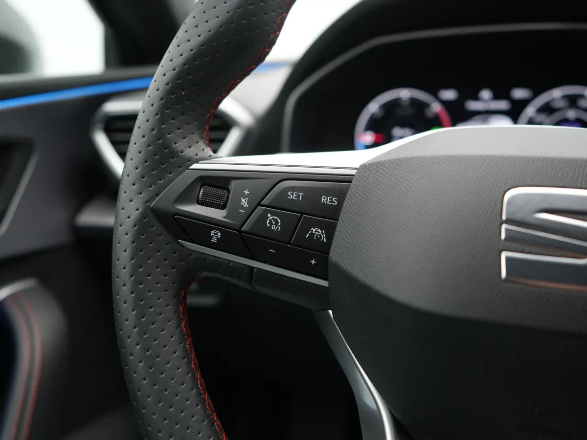 1.4 TSI eHybrid FR PHEV 204pk Dealer O.H. | Adaptive Cruise | Camera | Alcantara Sportstoelen Memory & Verwarmd | Matrix LED | Adaptive Onderstel | Stuur Verwarmd | Sfeerverlichting | Apple 