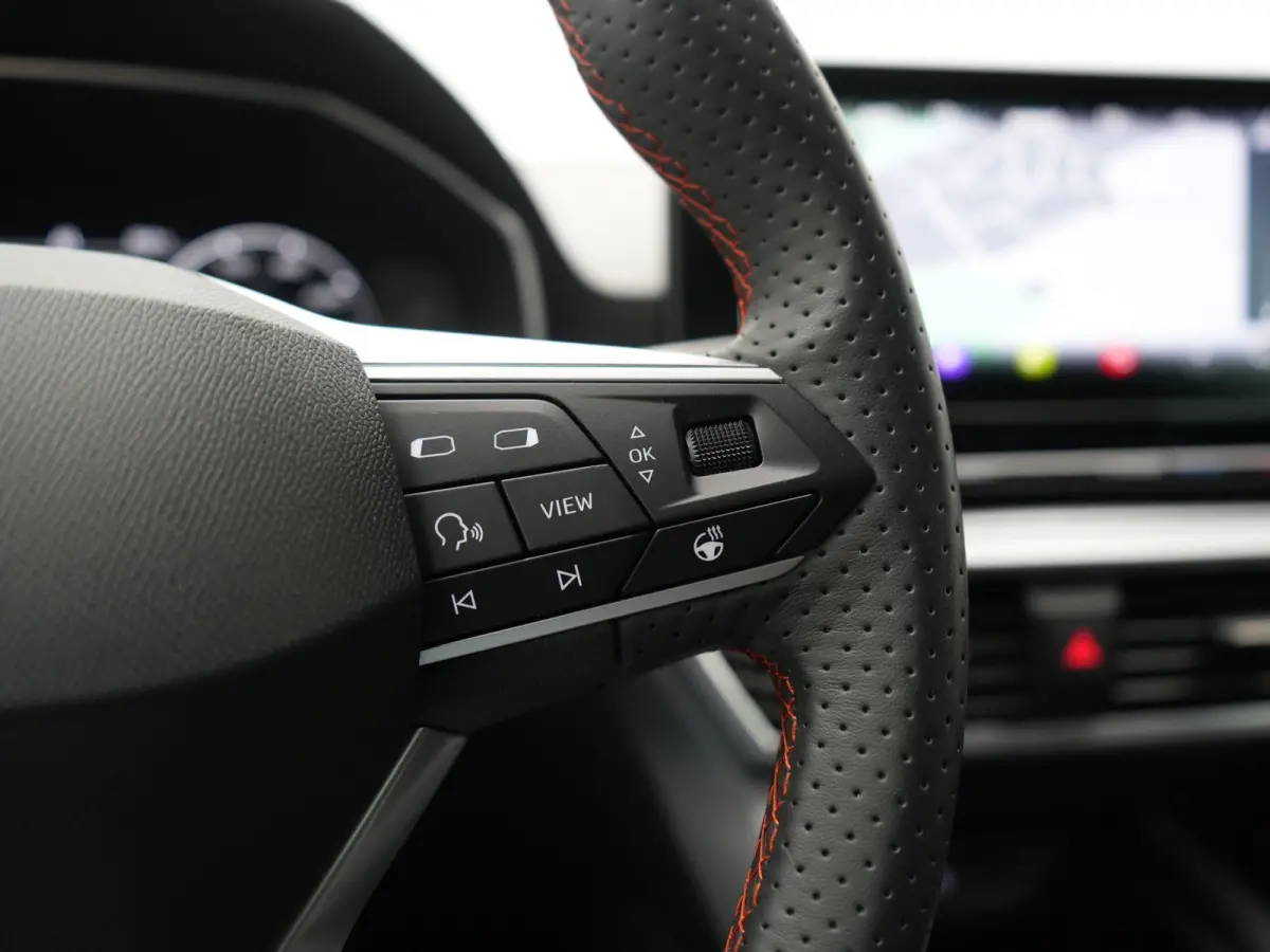 1.4 TSI eHybrid FR PHEV 204pk Dealer O.H. | Adaptive Cruise | Camera | Alcantara Sportstoelen Memory & Verwarmd | Matrix LED | Adaptive Onderstel | Stuur Verwarmd | Sfeerverlichting | Apple 