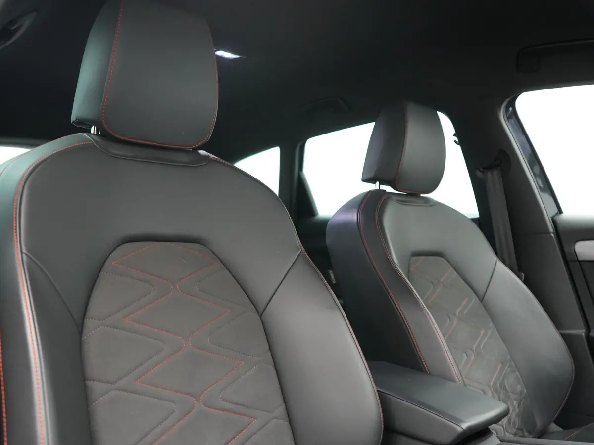 1.4 TSI eHybrid FR PHEV 204pk Dealer O.H. | Adaptive Cruise | Camera | Alcantara Sportstoelen Memory & Verwarmd | Matrix LED | Adaptive Onderstel | Stuur Verwarmd | Sfeerverlichting | Apple 