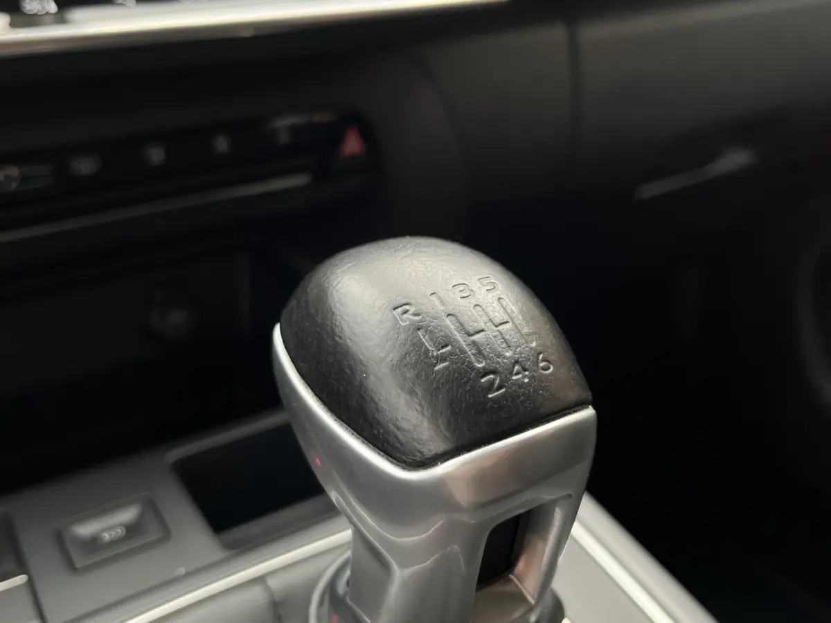 PureTech Business | Trekhaak | Parkeersensoren voor + achter | Achteruitrijcamera | Climate Control | Cruise Control |