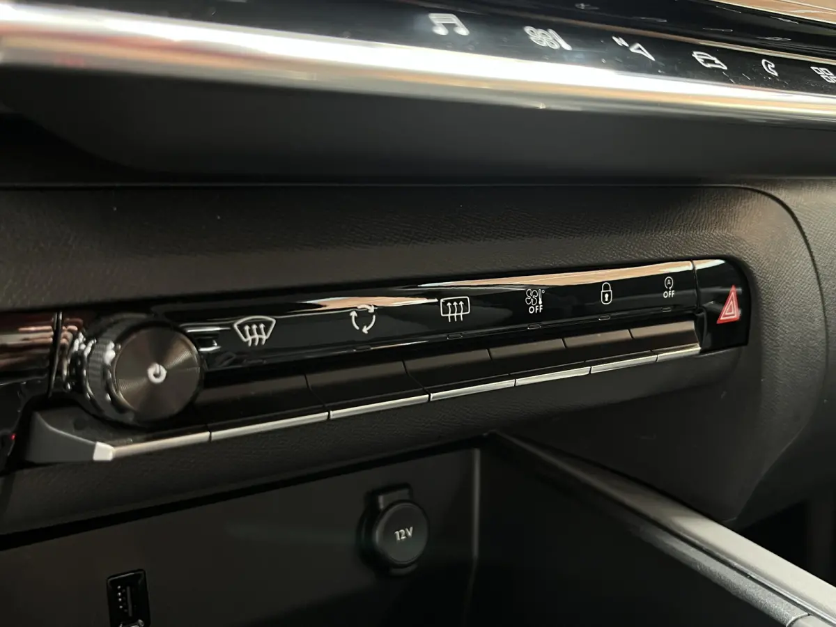 PureTech Business | Trekhaak | Parkeersensoren voor + achter | Achteruitrijcamera | Climate Control | Cruise Control |