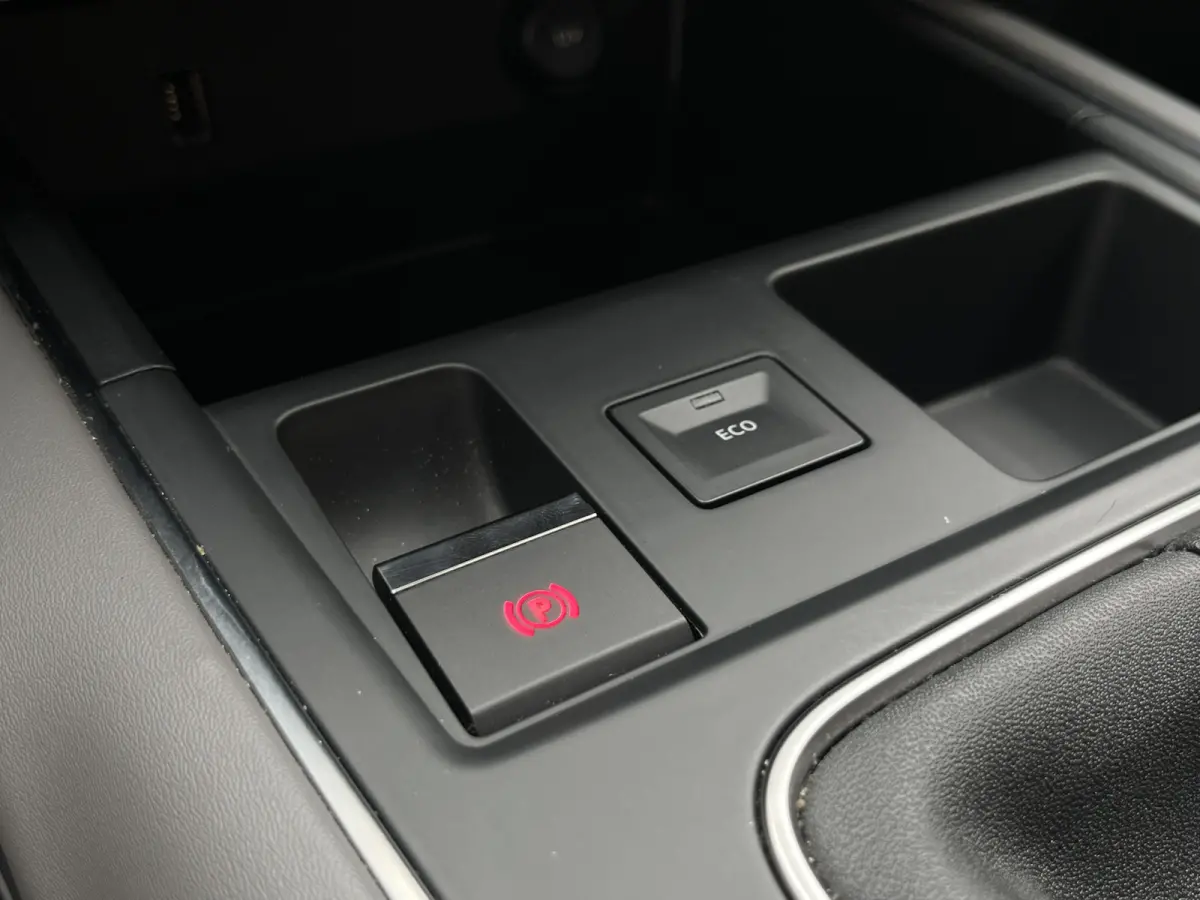 PureTech Business | Trekhaak | Parkeersensoren voor + achter | Achteruitrijcamera | Climate Control | Cruise Control |