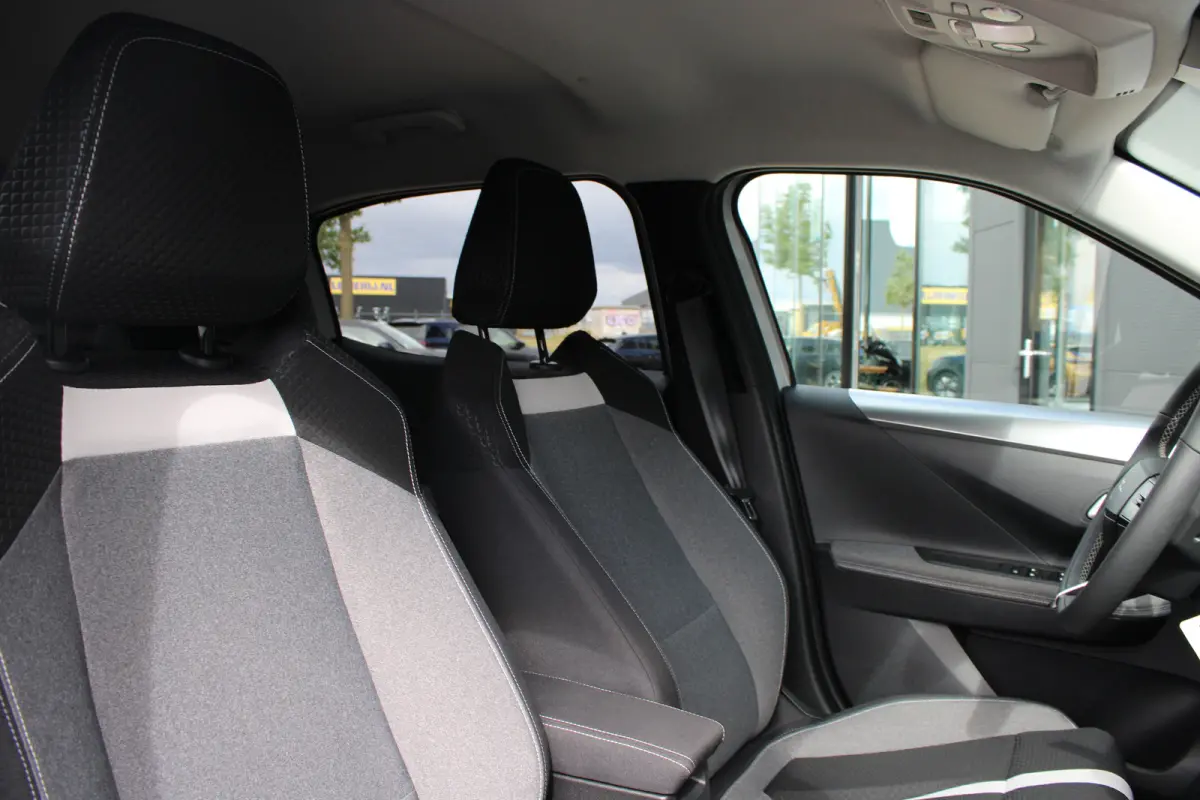 GS 44 kWh | Fase 3 laden | Stoelverwarming | Navigatie | Camera | NL auto | 15.000km |