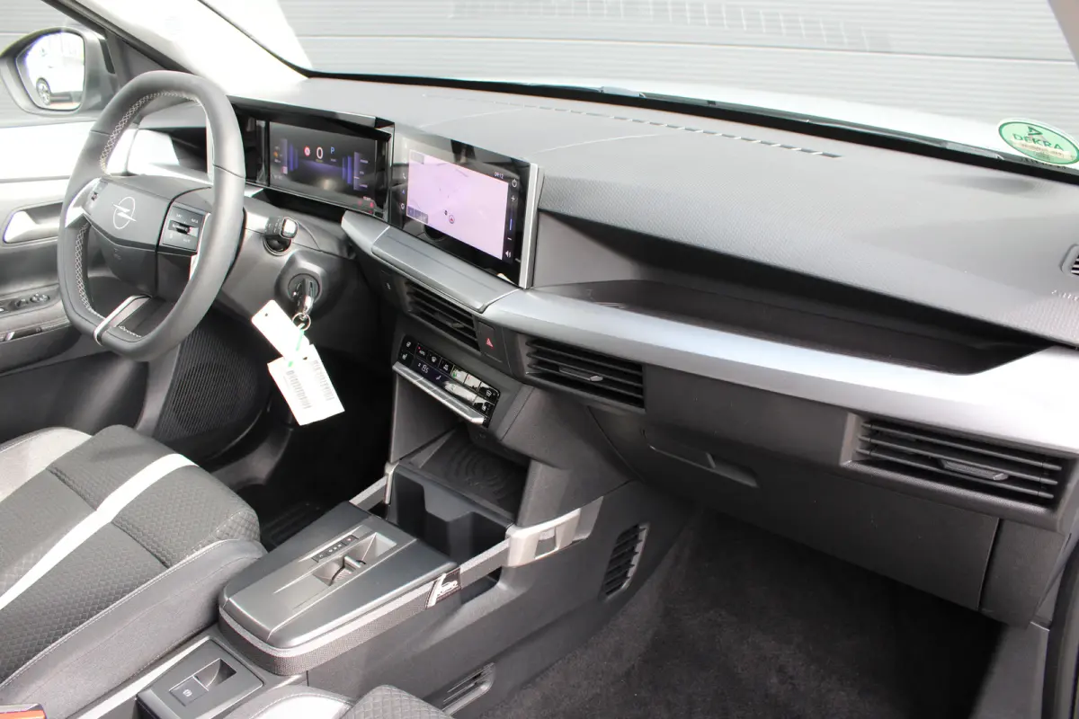 GS 44 kWh | Fase 3 laden | Stoelverwarming | Navigatie | Camera | NL auto | 15.000km |
