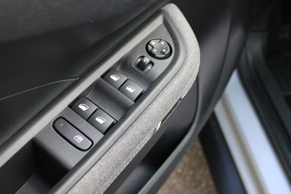GS 44 kWh | Fase 3 laden | Stoelverwarming | Navigatie | Camera | NL auto | 15.000km |