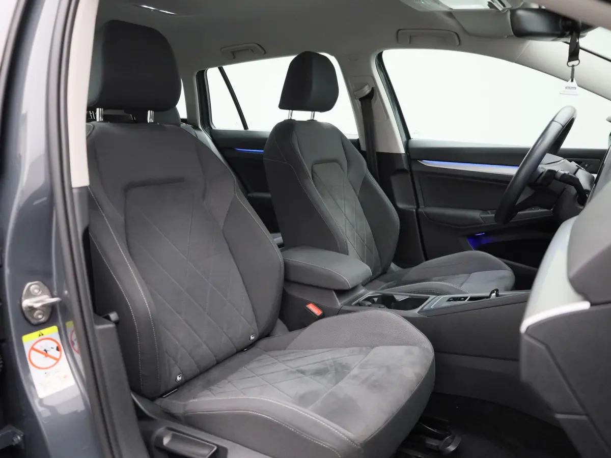 1.0 eTSI Life | APPLE CARPLAY | ADAPTIVE CRUISE | BLEUTOOTH | CLIAMTE CONTROL | PARKEERSENSOREN | SFEERVERLICHTING |