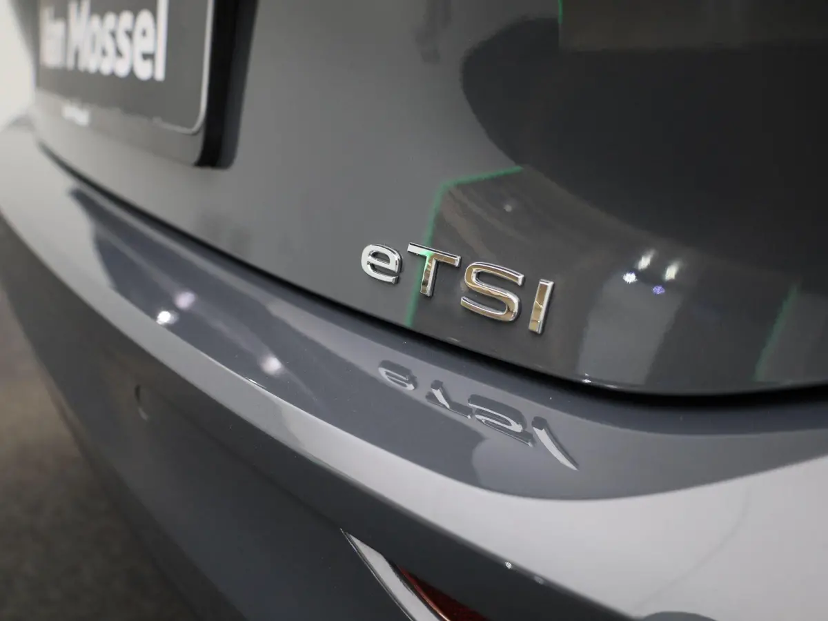 1.0 eTSI Life | APPLE CARPLAY | ADAPTIVE CRUISE | BLEUTOOTH | CLIAMTE CONTROL | PARKEERSENSOREN | SFEERVERLICHTING |