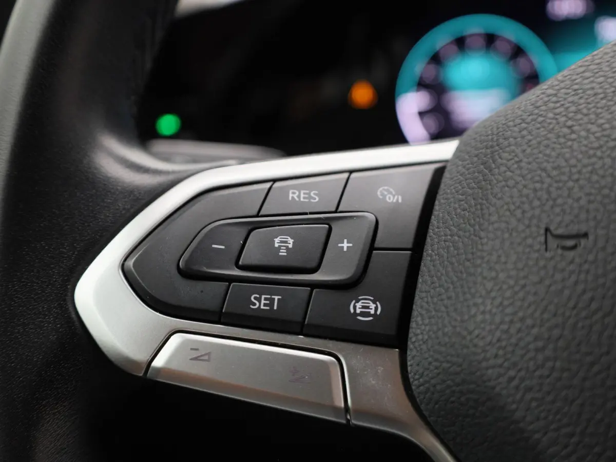 1.0 eTSI Life | APPLE CARPLAY | ADAPTIVE CRUISE | BLEUTOOTH | CLIAMTE CONTROL | PARKEERSENSOREN | SFEERVERLICHTING |