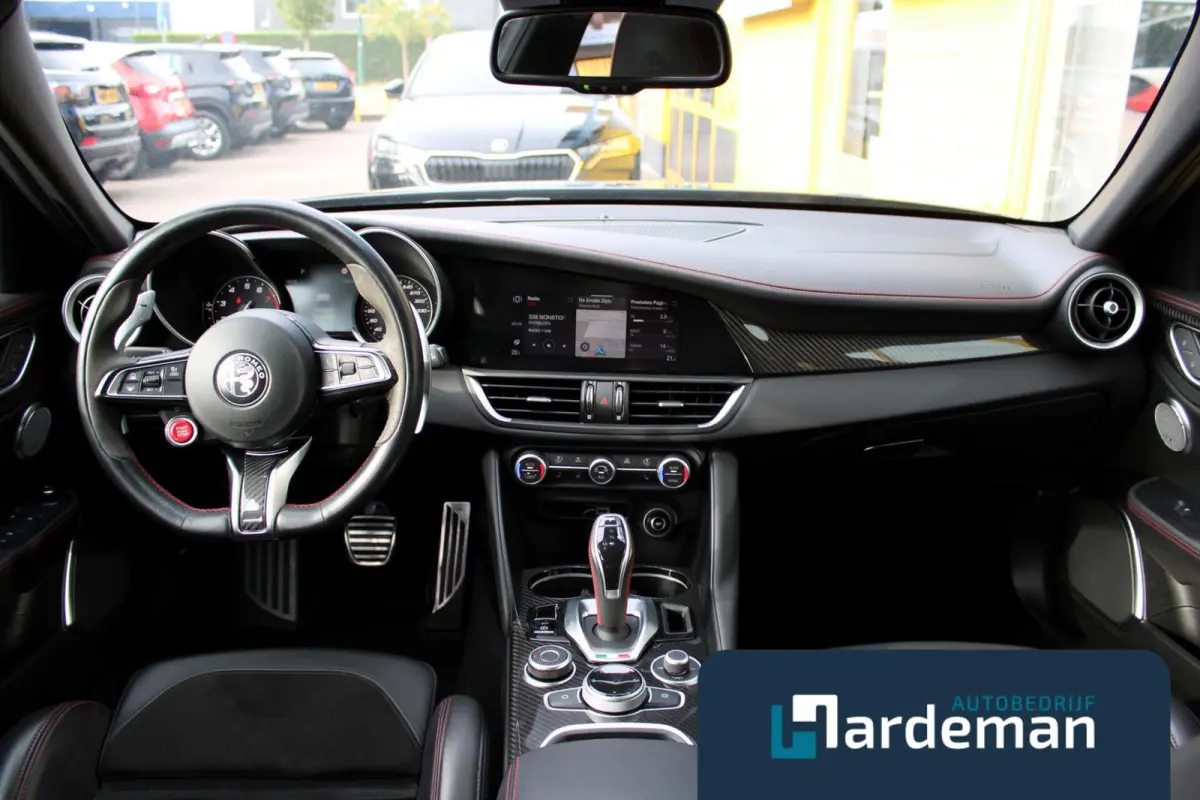 2.9 V6 Quadrifoglio H/K Driver assist.