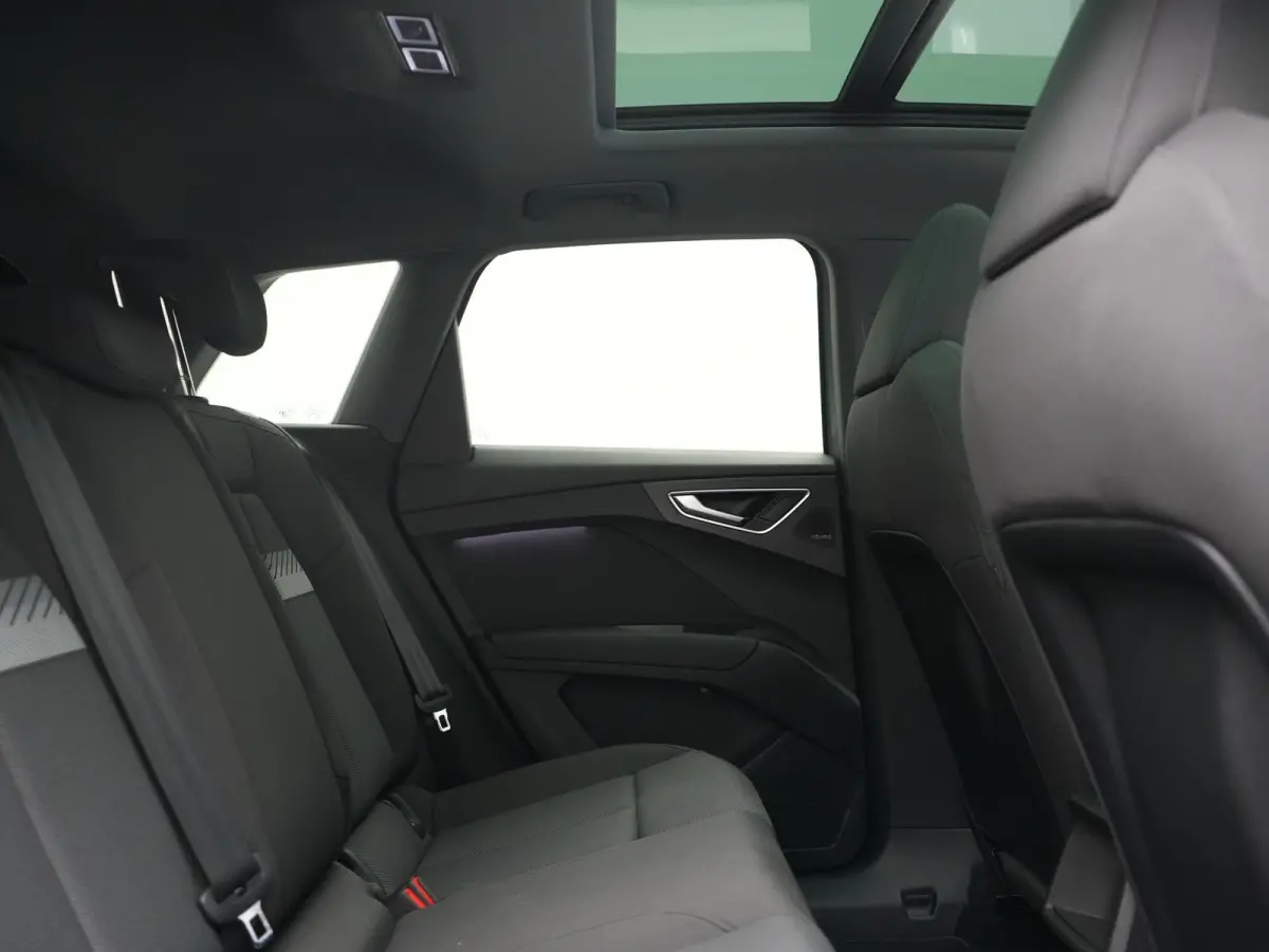 35 Advanced edition 55 kWh 170pk Dealer O.H. | SOH 91.9% | Panodak | Adaptive Cruise | Camera | Sonos Audio | Matrix LED | Sportstoelen Verwarmd | Apple Carplay | Sfeerverlichting | DAB | Vi