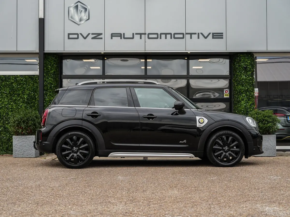 1.5 Cooper ALL4 | Pano | Driving Ass. Plus | Camera | Trekhaak | Dealer Ond.