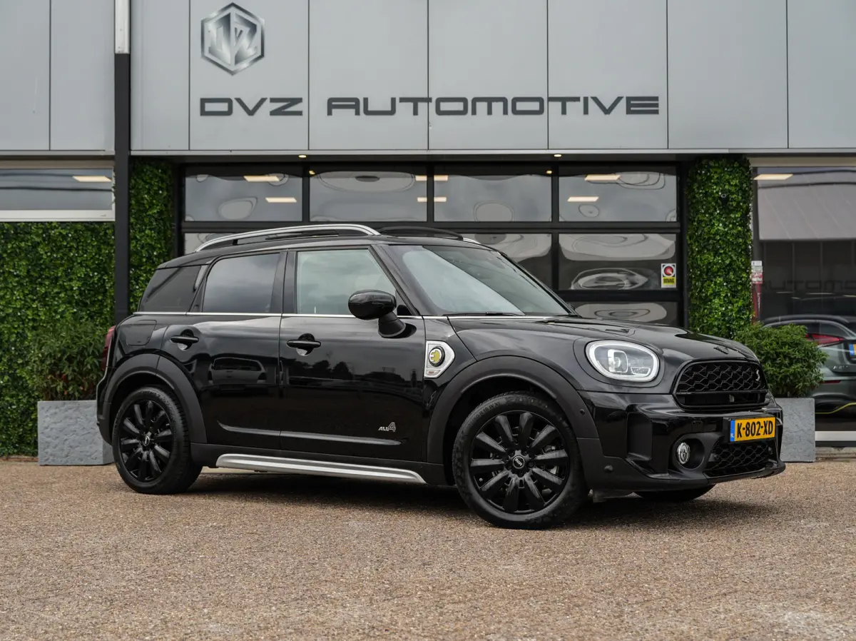 1.5 Cooper ALL4 | Pano | Driving Ass. Plus | Camera | Trekhaak | Dealer Ond.