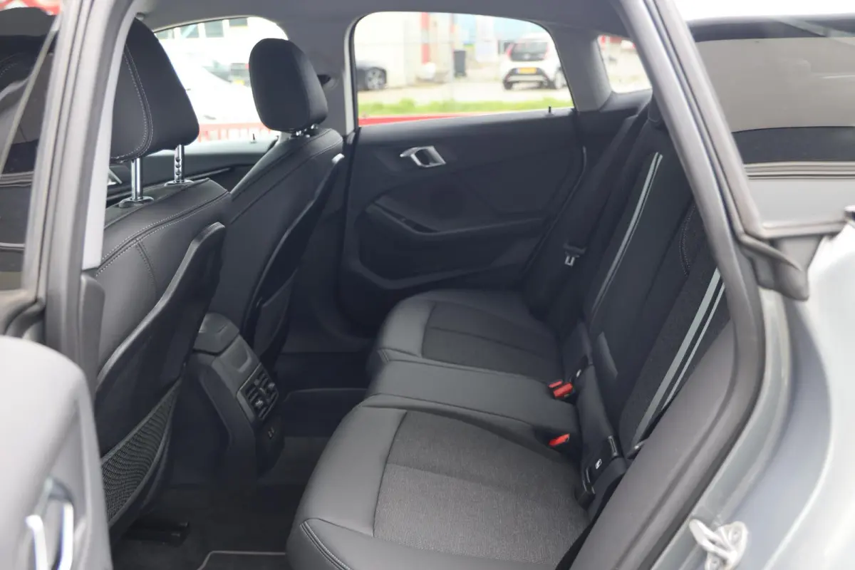 218i Business Edition Plus|Automaat|Carplay|Full LED|Camera