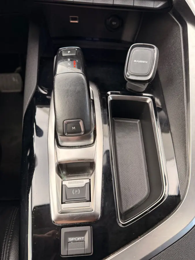 1.2 PureTech Blue Lease Executive/7persoons/Automaat/Navi/Camera/Leder/Goed-onderhouden