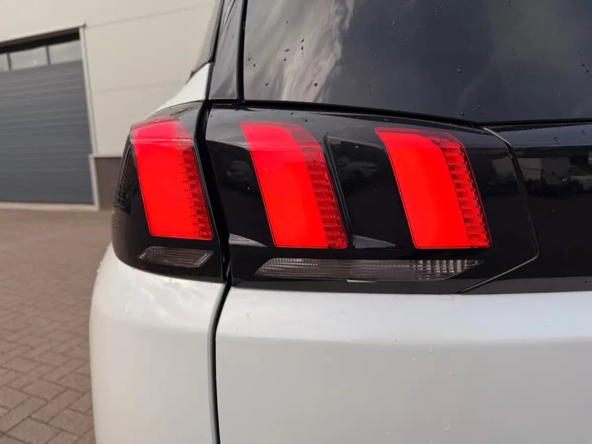 1.2 PureTech Blue Lease Executive/7persoons/Automaat/Navi/Camera/Leder/Goed-onderhouden