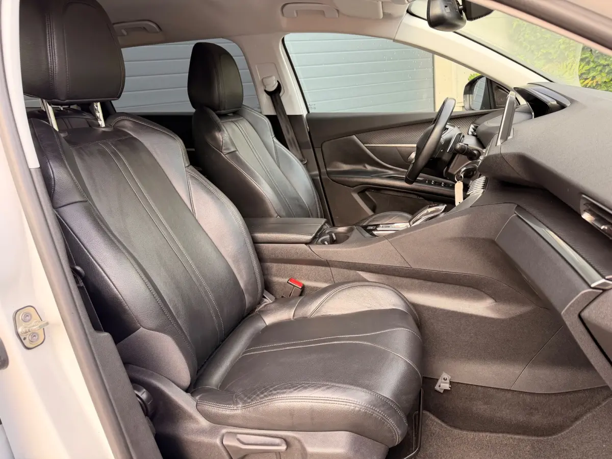 1.2 PureTech Blue Lease Executive/7persoons/Automaat/Navi/Camera/Leder/Goed-onderhouden