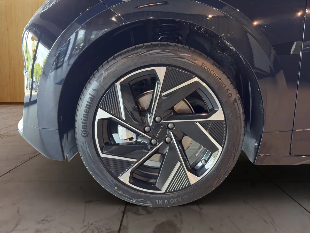 200 kW More | BLIS | 360 Camera | Stoel + Stuur Verwarming | Harman Kardon | Apple / Android Carplay |