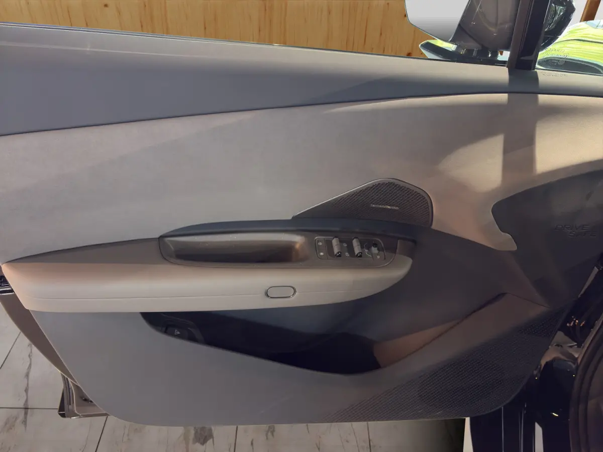 200 kW More | BLIS | 360 Camera | Stoel + Stuur Verwarming | Harman Kardon | Apple / Android Carplay |