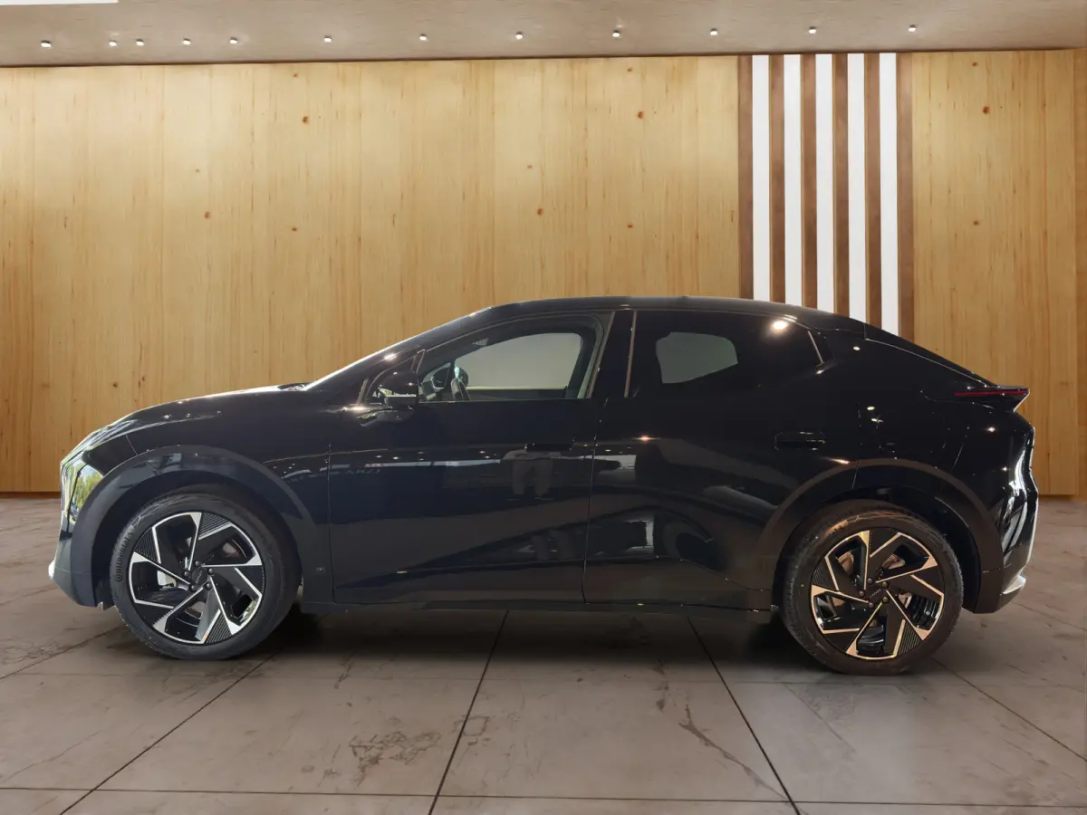 200 kW More | BLIS | 360 Camera | Stoel + Stuur Verwarming | Harman Kardon | Apple / Android Carplay |