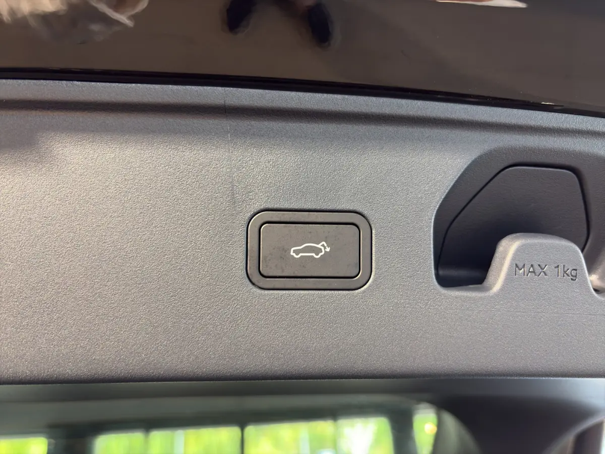 200 kW More | BLIS | 360 Camera | Stoel + Stuur Verwarming | Harman Kardon | Apple / Android Carplay |