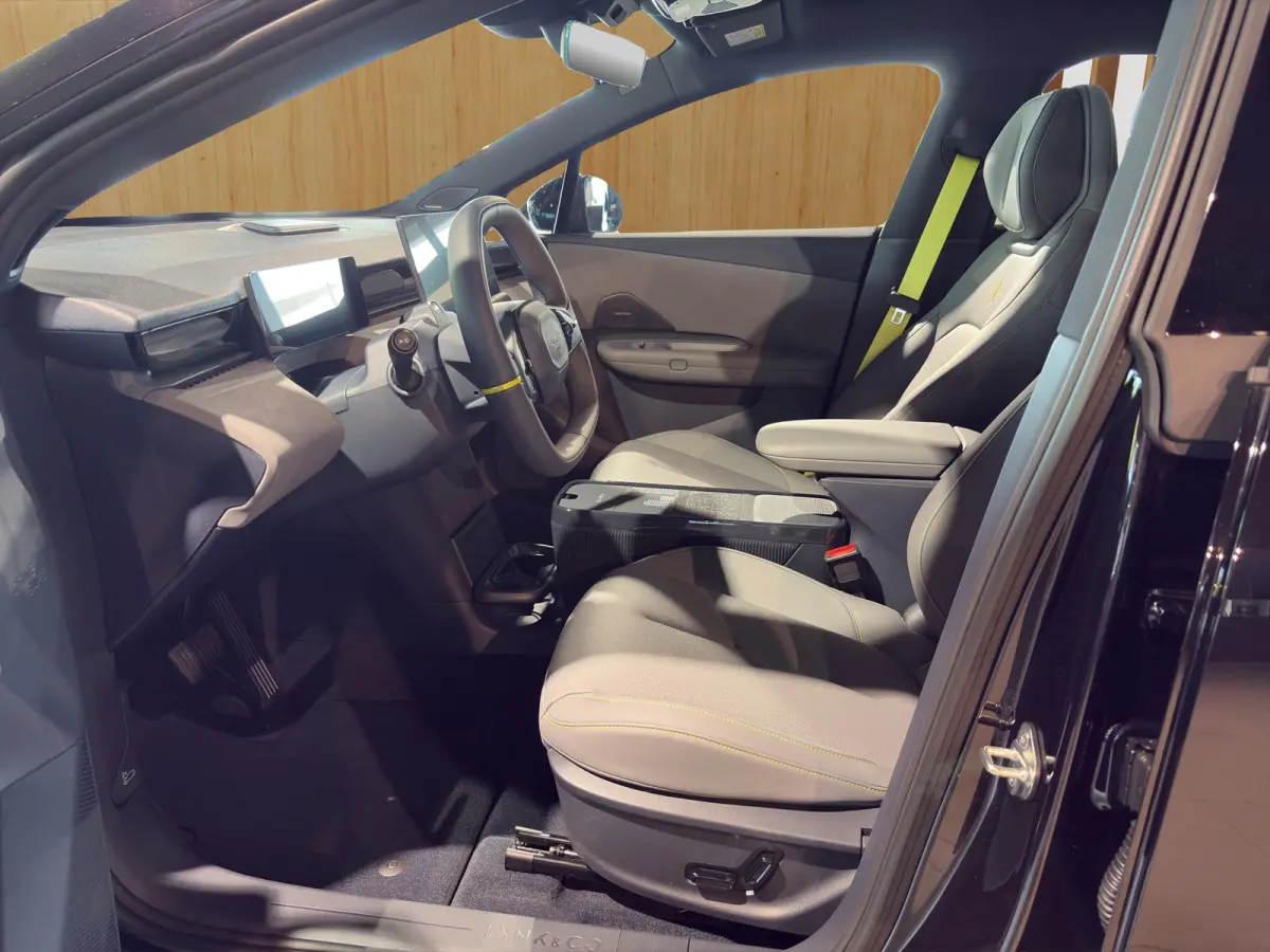 200 kW More | BLIS | 360 Camera | Stoel + Stuur Verwarming | Harman Kardon | Apple / Android Carplay |