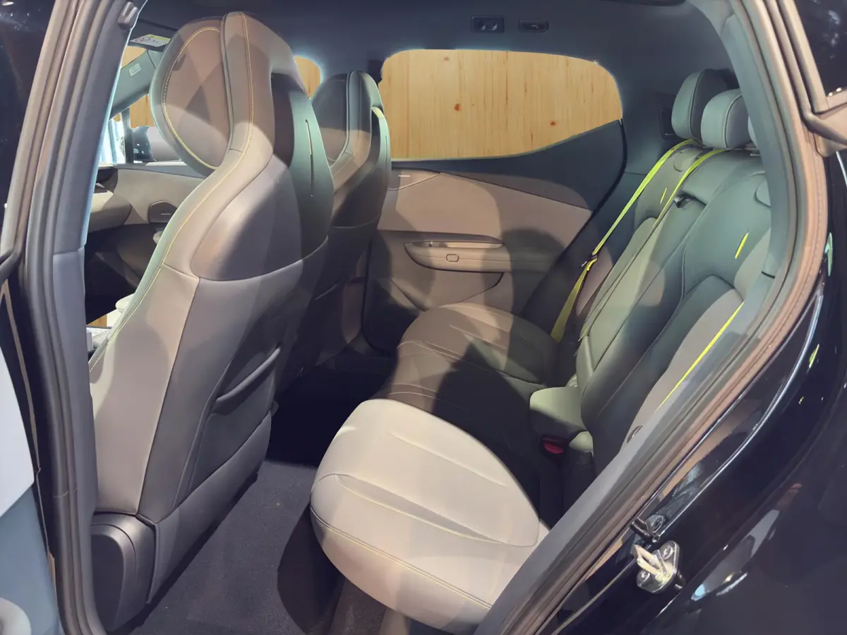 200 kW More | BLIS | 360 Camera | Stoel + Stuur Verwarming | Harman Kardon | Apple / Android Carplay |