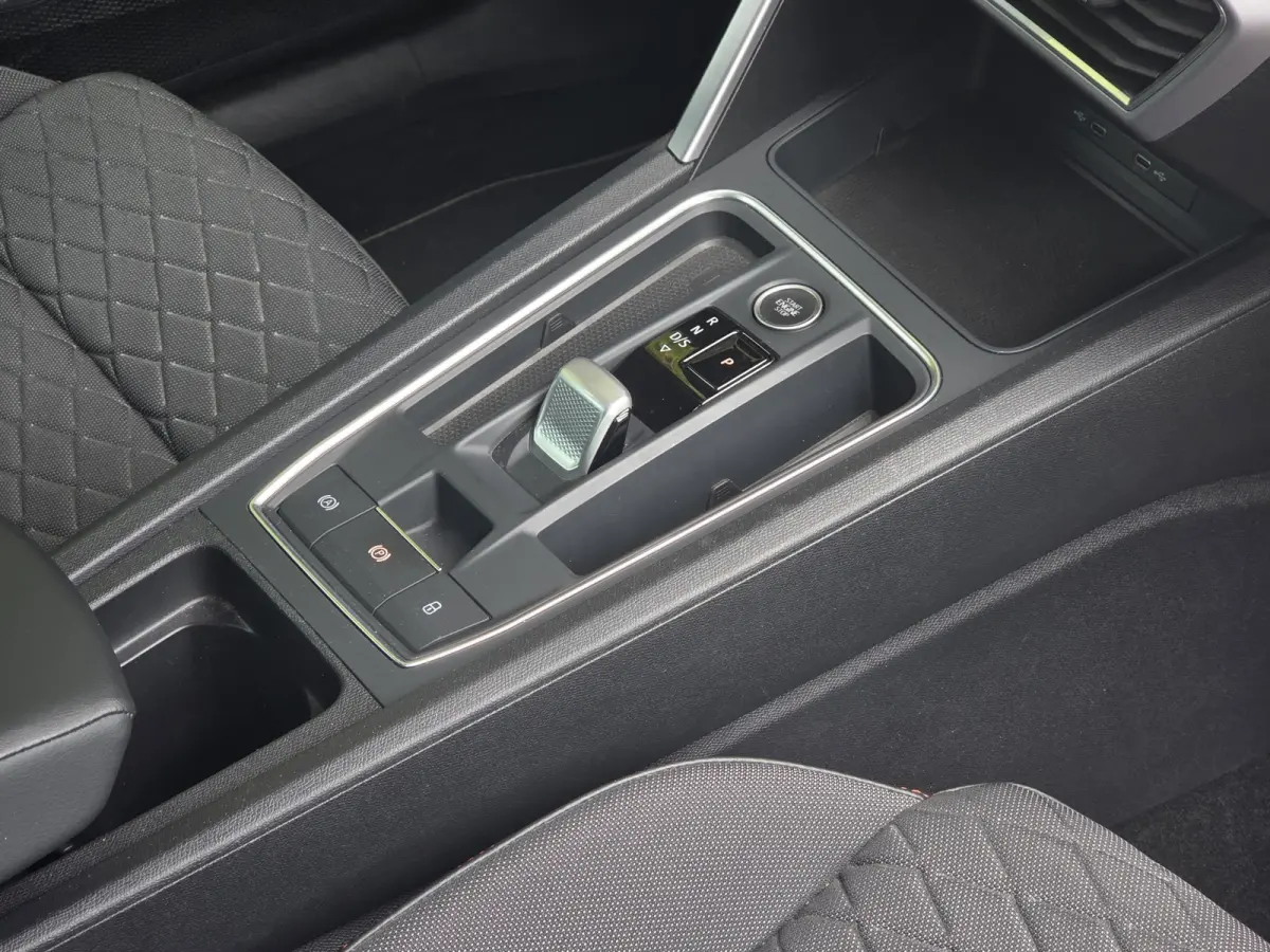 1.4 TSI eHybrid PHEV FR | Trekhaak | Camera | CarPlay | Adaptive Cruise | Sfeerverlichting