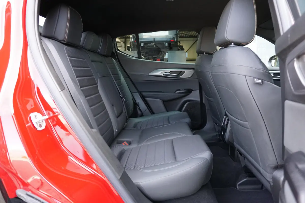 1.3T PHEV Edizione Speciale 280PK + 360 CAMERA / STUURVERWARMING / DODEHOEK
